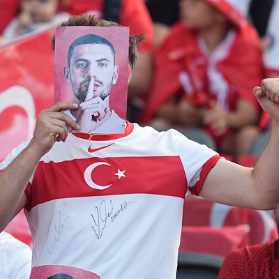 Merih Demiral'a dev destek!