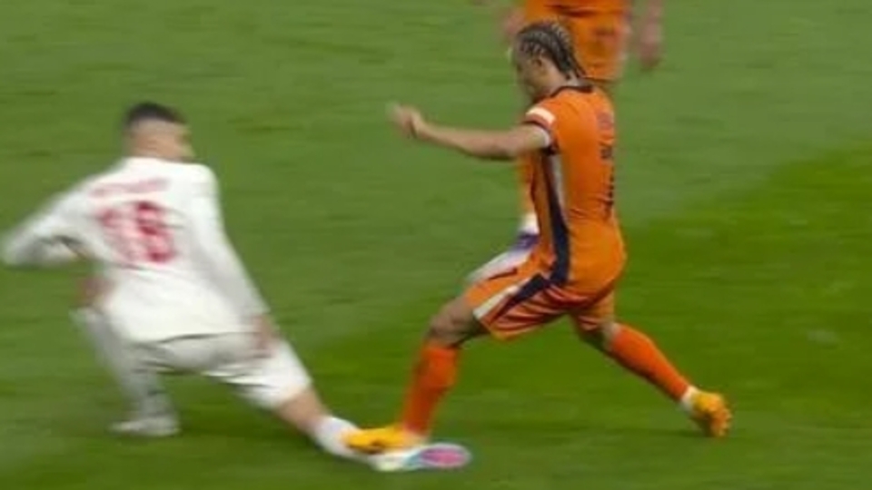 Kırmızı kart tepkisi!