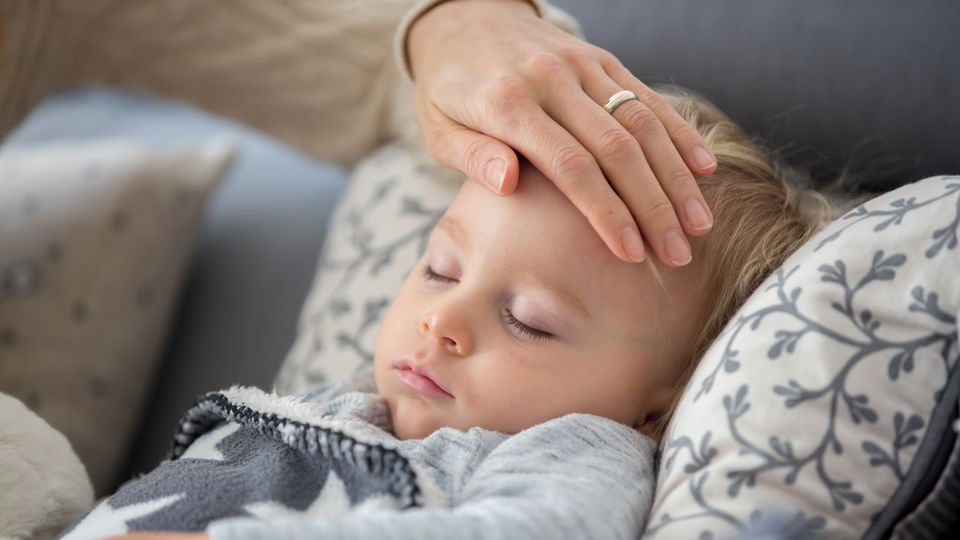 Ailelerin korkulu rüyası: Ateşli havale beyinde hasar bırakır mı?