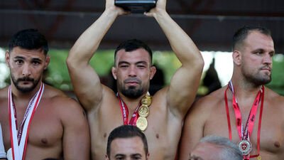 Yusuf Can Zeybek altın kemeri kuşandı!