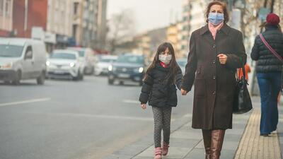 Hava kirliliği, kız çocuklarının erken adet görme riskini artırıyor