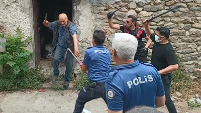 Dehşet saçıp polisi bıçaklamıştı! Yaşlı adam tutuklanmadı!