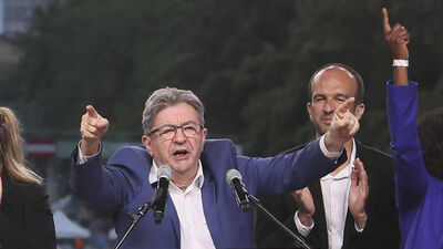 Fransa sağ gösterdi, sol vurdu