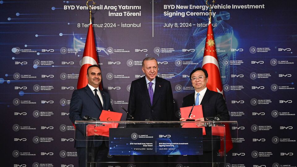 BYD'den Türkiye'ye yatırım: 1 milyar dolarlık imza atıldı