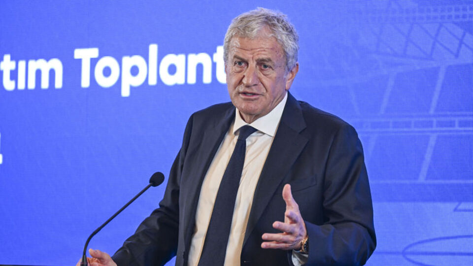 Yardımcı, başvuru dosyasını teslim etti