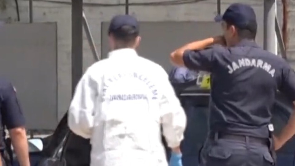 Damadını öldürdü, kızını yaraladı!