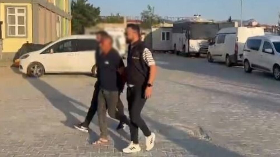 Parasını çaldığı zihinsel engelliyi bıçaklamıştı, yakalandı