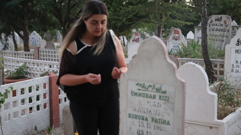 Ailesini ararken kendi mezarını buldu!