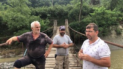 Sel sırasında köprüyü korudu!