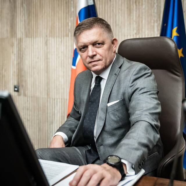Fico görevine döndü