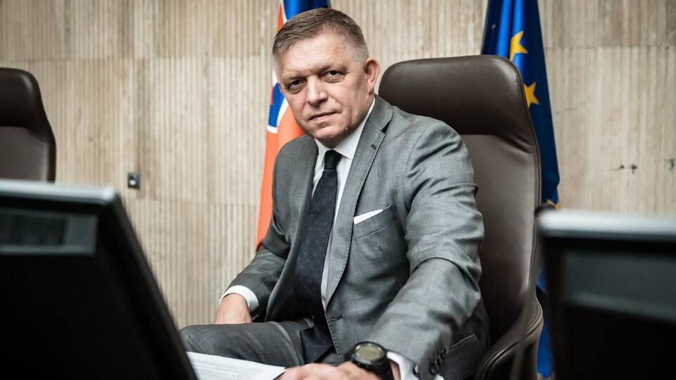 Fico görevine döndü