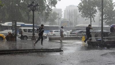 Sağanak yağmur uyarısı! Kıyılar hariç her yerde!