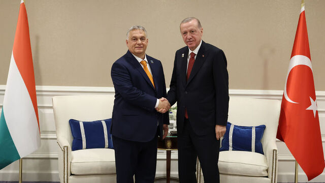 Orban'dan 'Cumhurbaşkanı Erdoğan' övgüsü