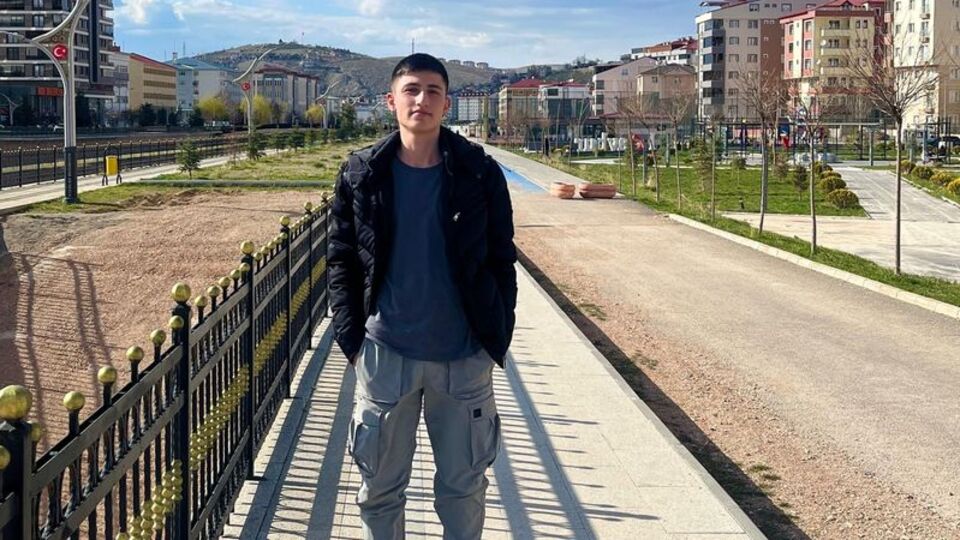 Hayvanlarını otlatıyordu... Ölüm birden geldi!