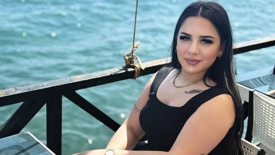 Korkunç olay! Eski sevgilisi balkondan geldi!