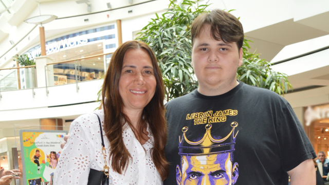 Anne-oğul alışverişte
