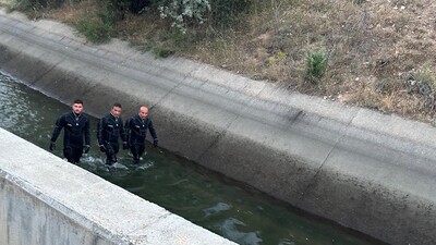 Tekerlekli sandalye ile dolaşırken kanala düştü!