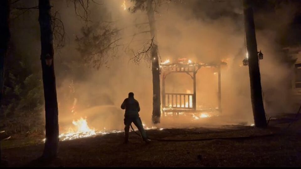 Ümraniye'de korkutan yangın