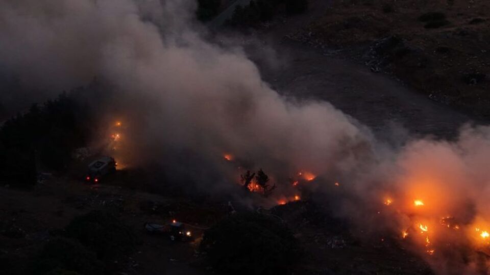 Bozcaada'da çöplük yangını