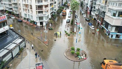 "Olası depremde deniz İzmir'in içine girecek"