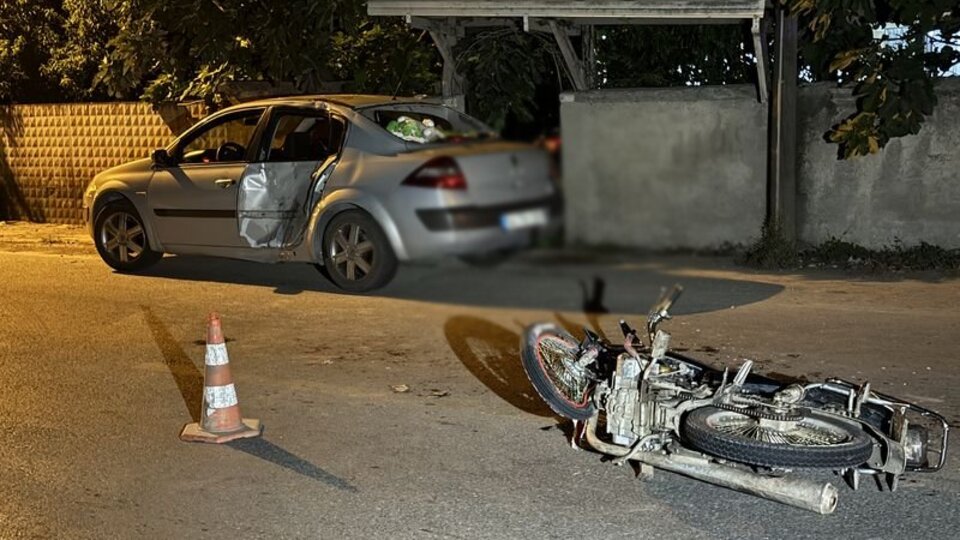 Otomobil ile motosiklet çarpıştı: 5 yaralı