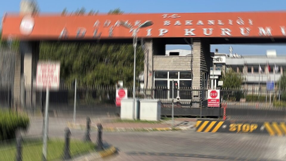 'Aşk tuzağı' kurdukları kişiyi öldürüp yaktılar!