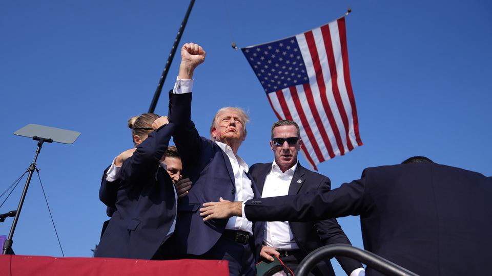 Trump'ın o fotoğrafı tişörtlere basıldı