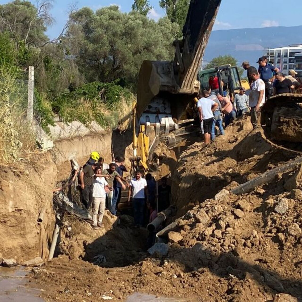 Kazı çalışmasında göçük: 3 ölü