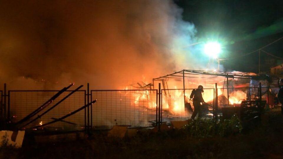 Sancaktepe'de kümes yangını: 30 tavuk öldü
