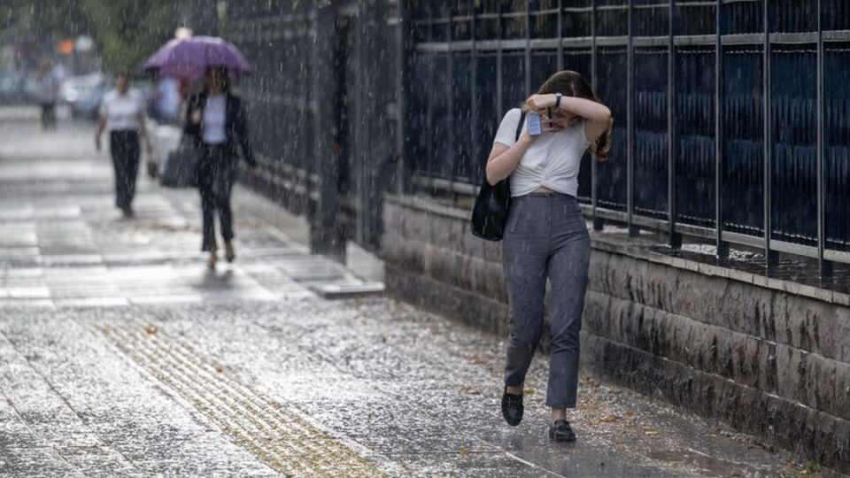Meteoroloji saat verdi! 6 kent için "sarı" alarm! 4 bölgede sağanak!