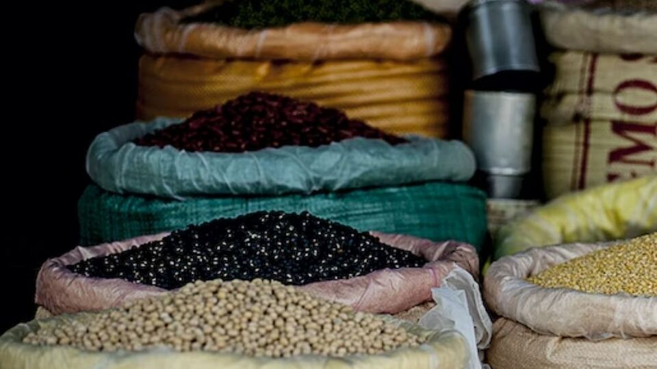 Emtia piyasası yönünü aşağıya çevirdi