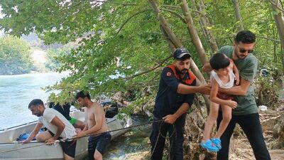 Baraj kapakları açılınca mahsur kaldılar