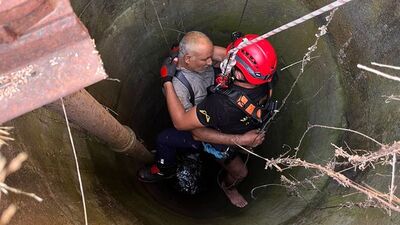 Ağaçtan kuyuya düştü