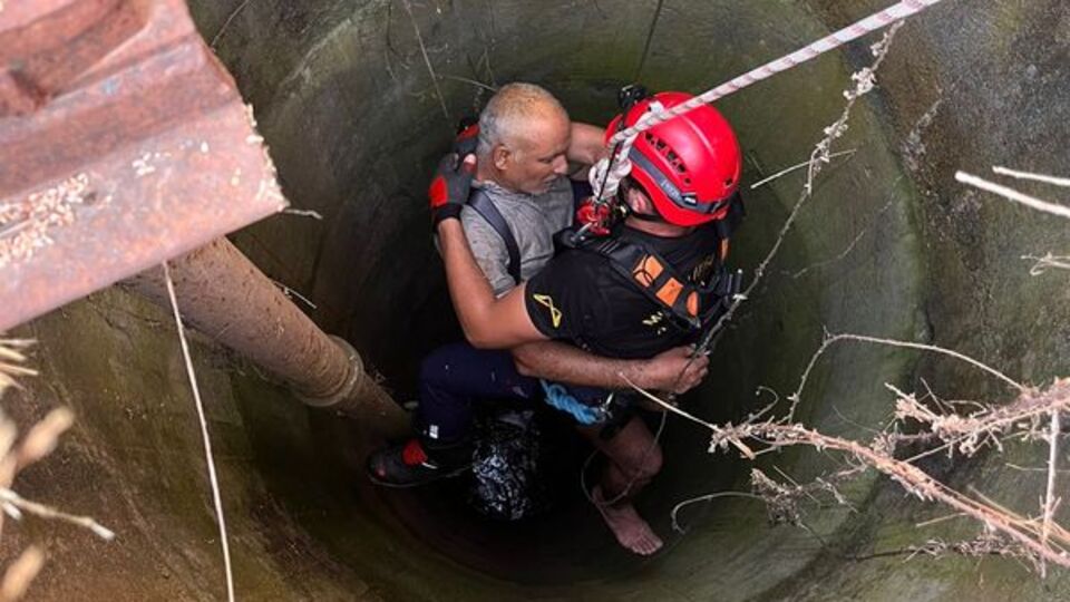 Ağaçtan kuyuya düştü