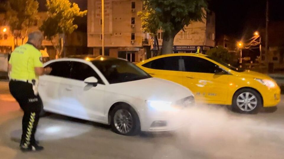 Patlak lastikle ters yönde 8 kilometre kaçtı!