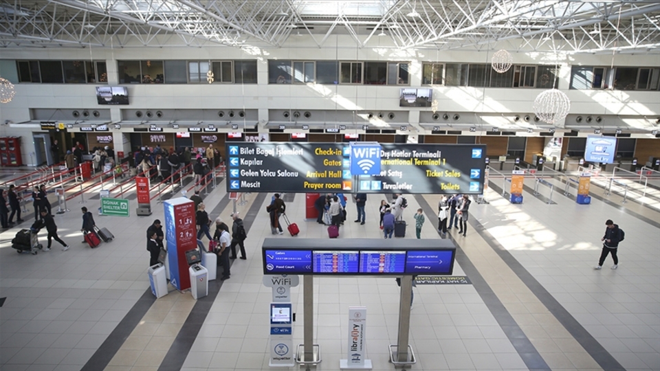 Yurt dışı çıkış harcının yeni bedeli açıklandı