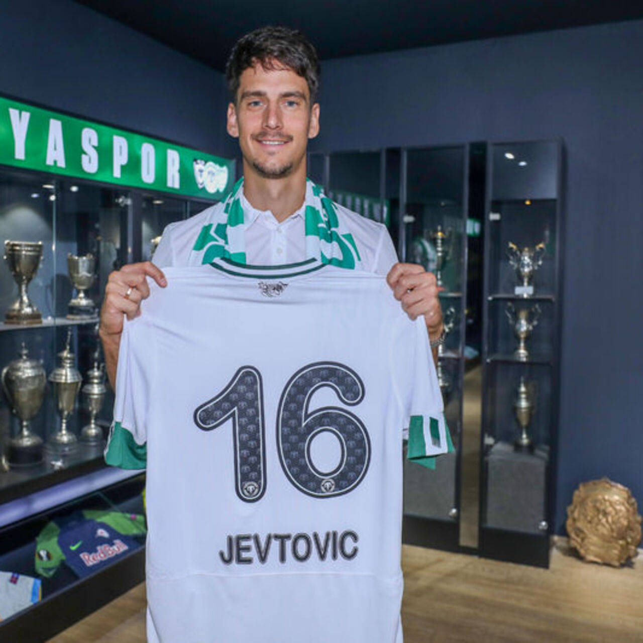 Konyaspor, Jevtovic'i transfer etti!