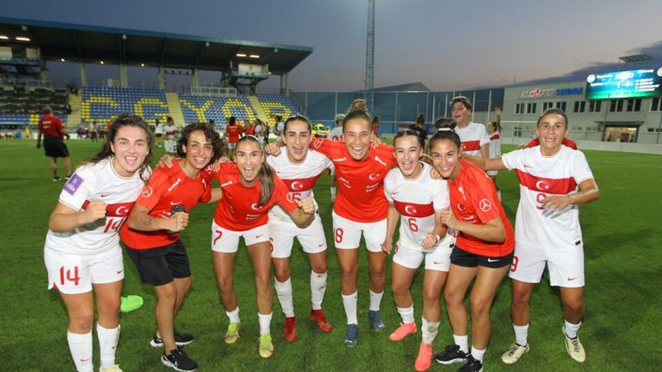 Kadın Milliler, Play-off biletini aldı!