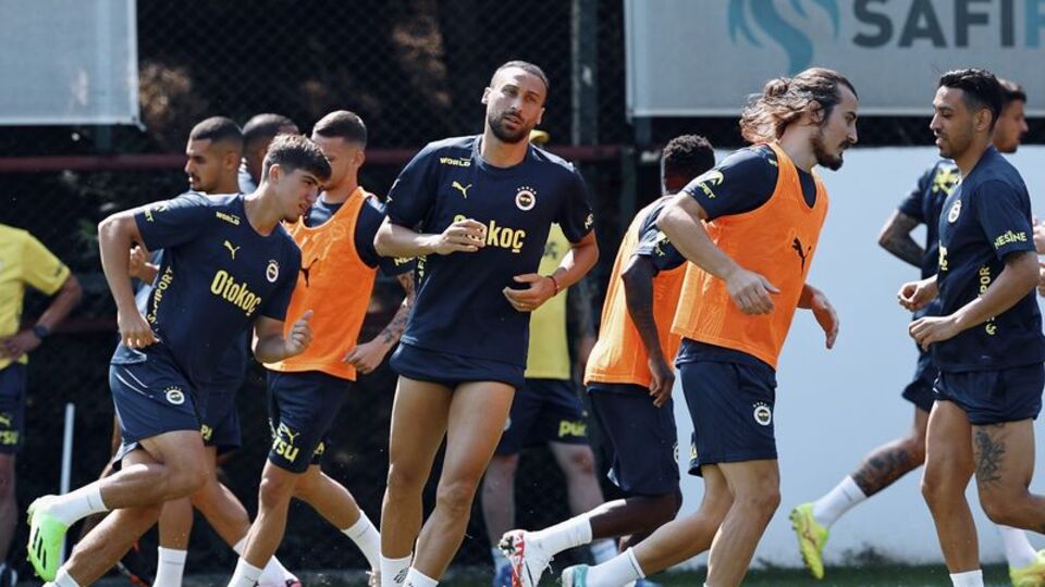 Cenk Tosun sahaya indi!