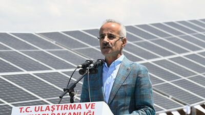 Kara yolları enerjisini güneşten alıyor