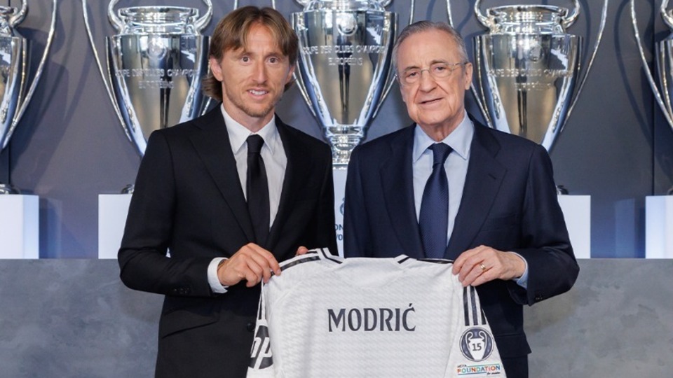 Real Madrid, Modric'in sözleşmesini uzattı!