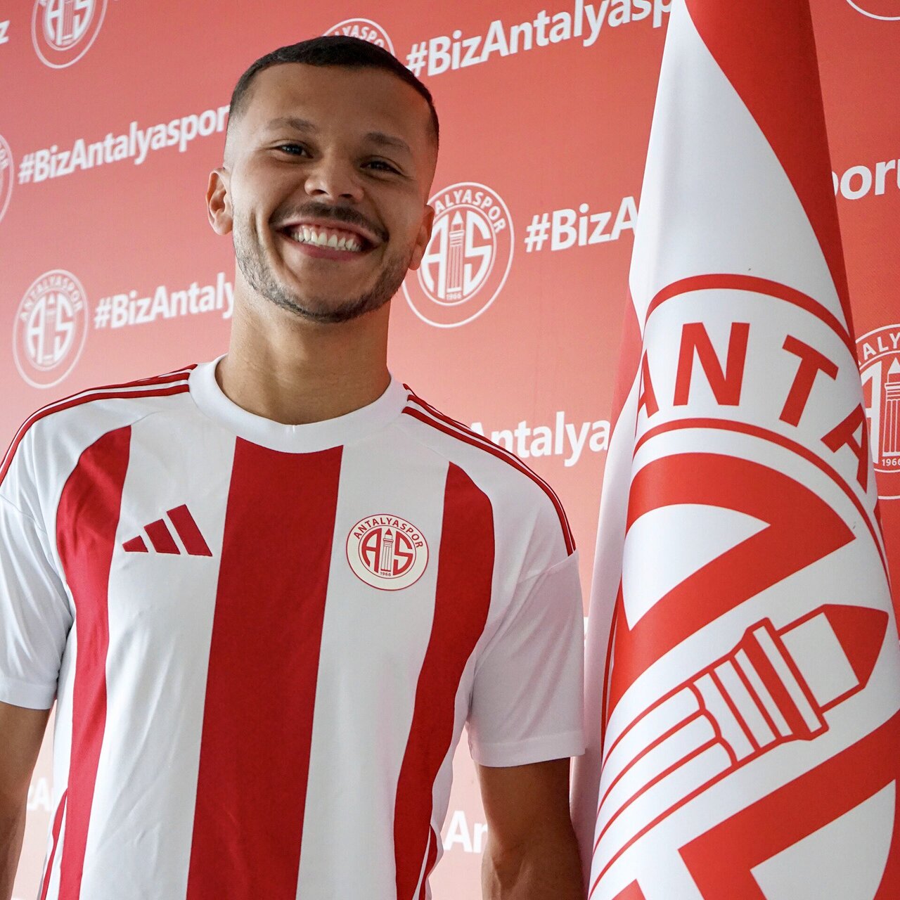 Antalyaspor'a Brezilyalı stoper!