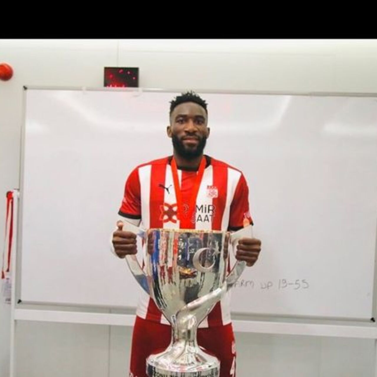 Appindangoye, Sivasspor’a veda etti