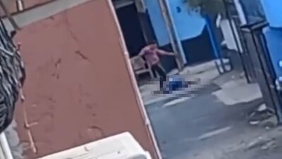 Silahla vurduğu kayınpederini tekmeledi!