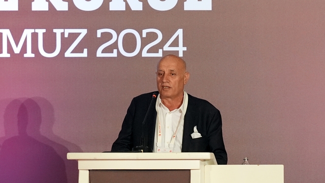 Büyükekşi'ye: "Kaçma başkan"