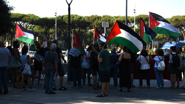 Avrupa'nın göbeğinde protestolar