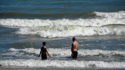 Dalga yüksekliği 2 metreyi bulacak! 2 kentte denize girmeyin uyarısı!