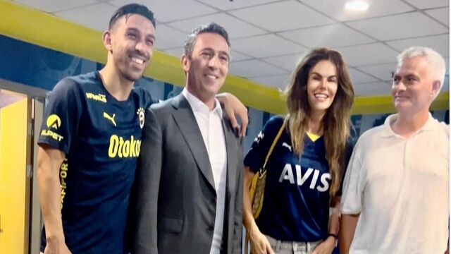 "Dünya Fenerbahçeliler Günümüz kutlu olsun"