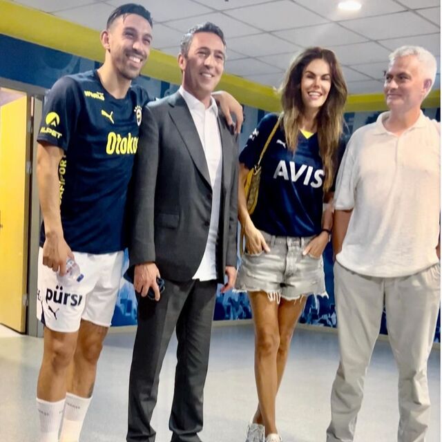 "Dünya Fenerbahçeliler Günümüz kutlu olsun"