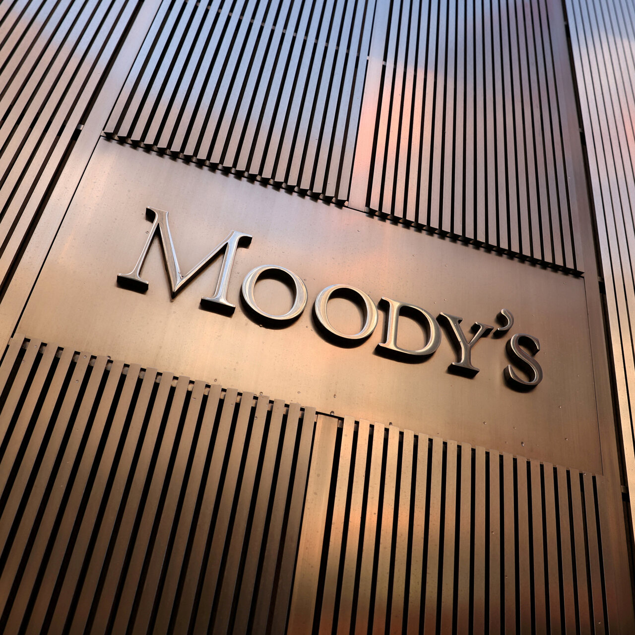 Moody's, Türkiye'nin kredi notunu yükseltti